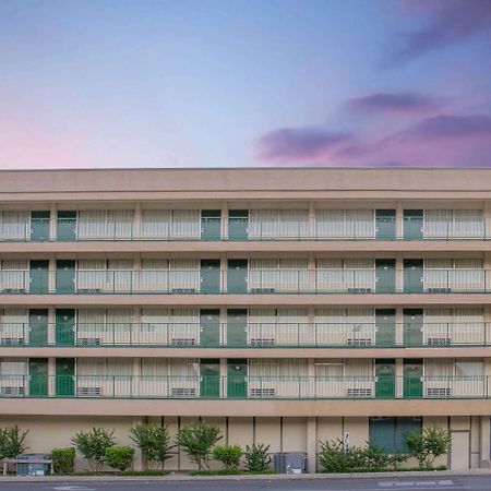 Days Inn By Wyndham Florence Downtown Exterior foto